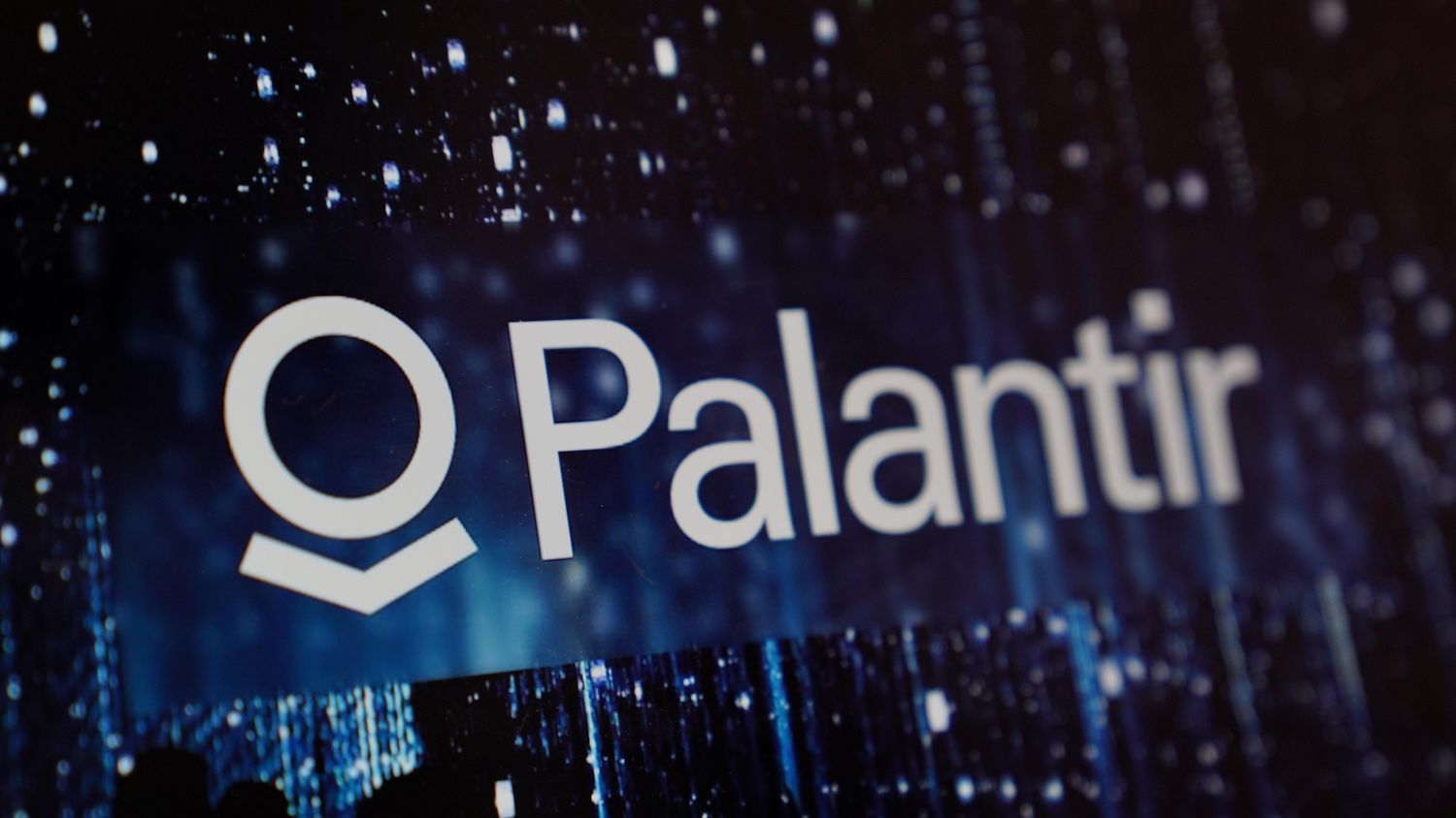 Palantir股价承压:民主党紧盯政府合同风险