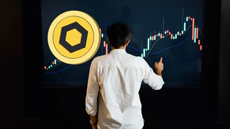 LINK is on a downward wedge against Bitcoin, with US$7.65 as key resistance