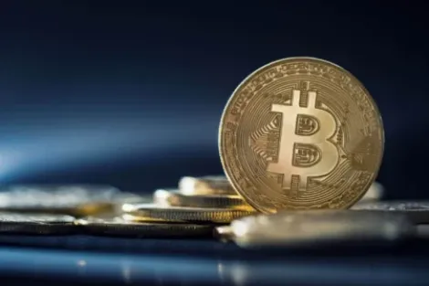 比特币ETF资金流入达9000万美元，比特币重回6.4万美元关口