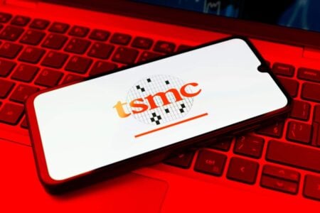 台积电(TSM)Q2业绩超预期且获分析师看涨上调,股价仍走低