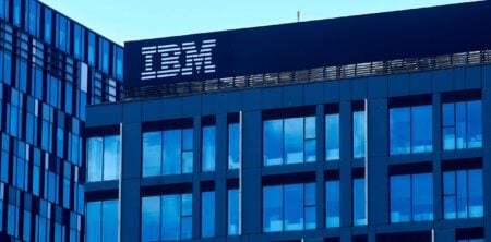 IBM股价暴跌27%：690亿美元市值蒸发内幕