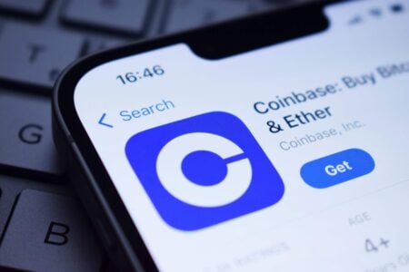 Coinbase（COIN）股价飙升逾11%，受CLARITY法案推动及代币化股票发行提振