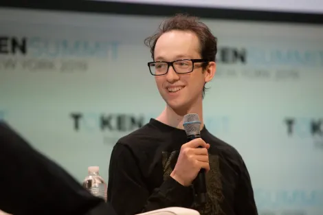 Uniswap创始人Hayden Adams回击v4费用批评者，称相关言论为“FUD和误解”