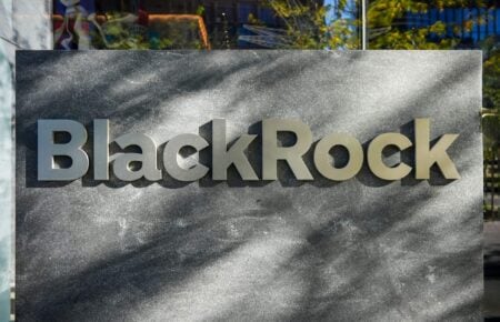 BlackRock (BLK) dual token fund launched under GENIUS Act, and its share price rose strongly
