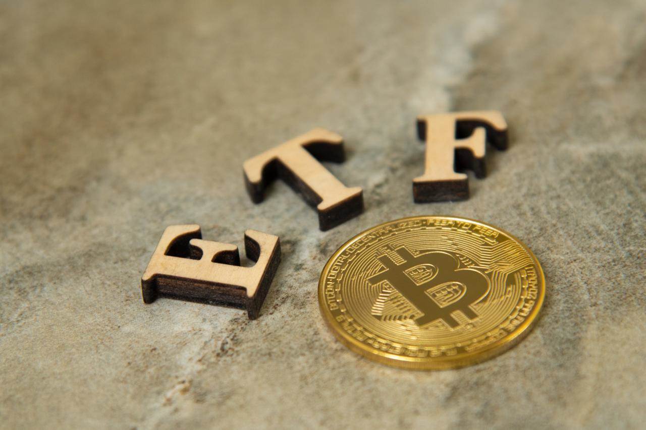持有加密货币ETF为何不意味着立法者亲加密货币