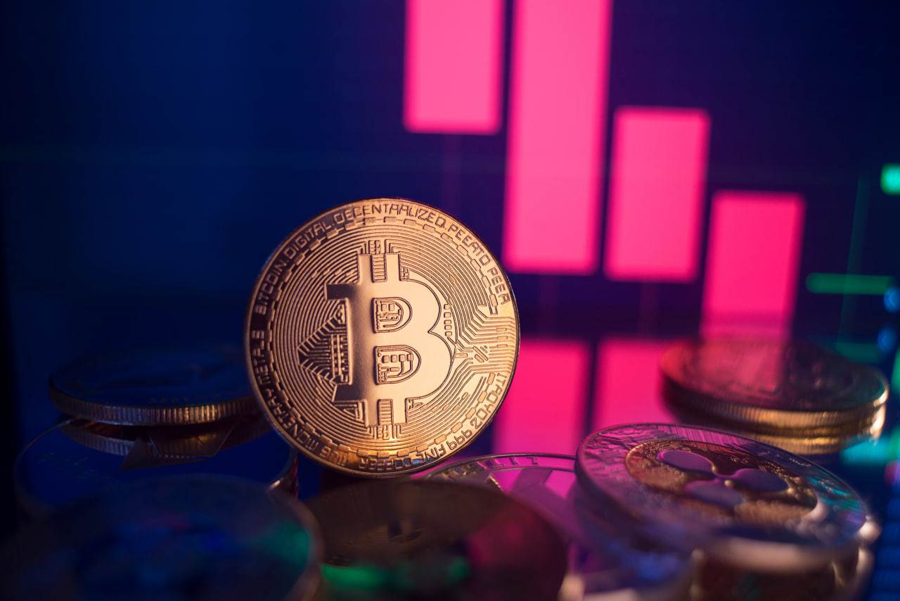 比特币价格短暂跌破7.9万美元，就业报告削弱美联储降息预期