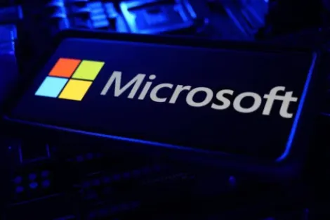 Stifel将微软（MSFT）目标价上调至530美元，但维持持有评级