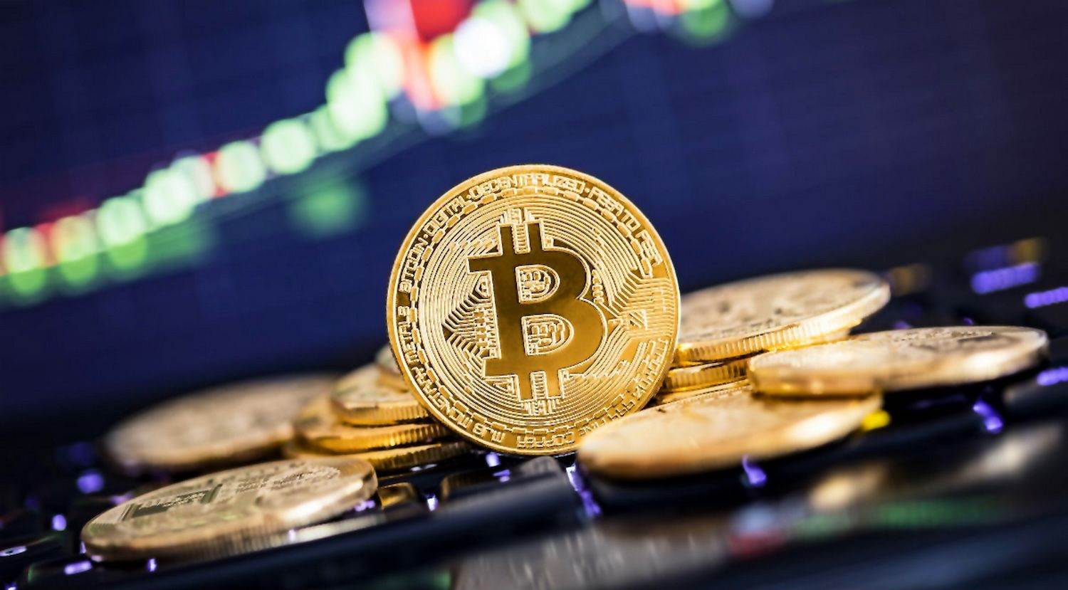 比特币ETF单日吸金7.308亿美元，而比特币价格跌破8万美元