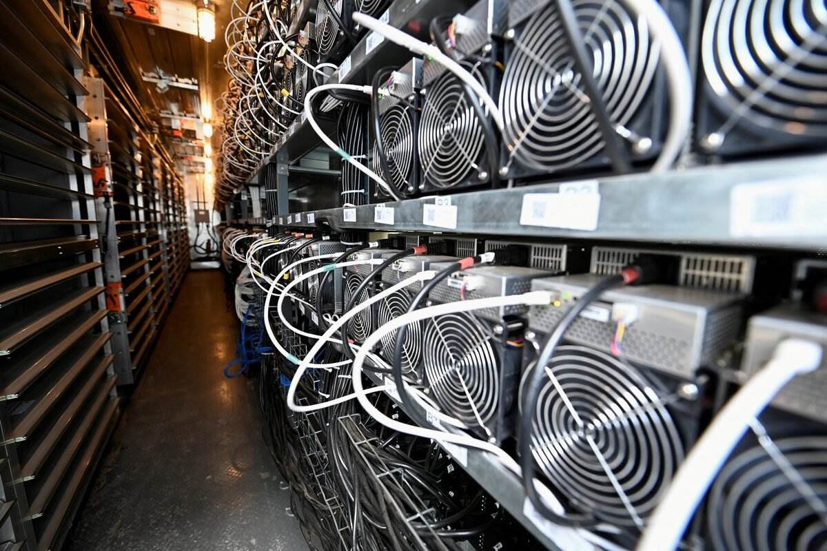 Mexican Navy raided hidden encryption mine in Puebla and seized 300 GPUs