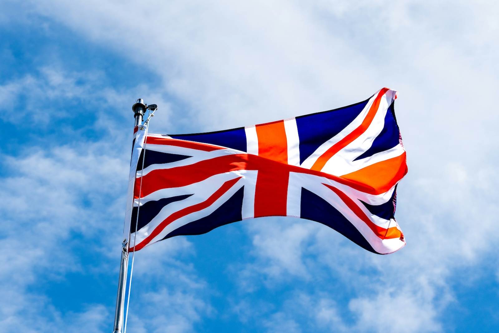 UK FCA focuses on customized rules and fund exemptions for tokenized gold
