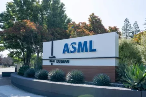 ASML (ASML) shares fell 5% despite a 70% increase in Canto Fitzgerald's bullish target price