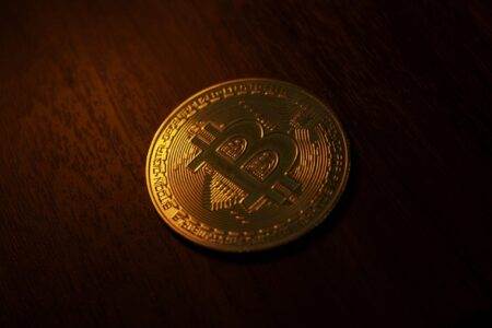 比特币（BTC）突破79,000美元，伊朗和平信号与加密法案进展助推涨势