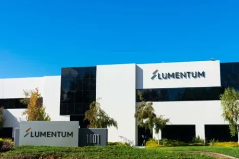 Lumentum (LITE) 股价飙升6.7%，光通信板块周三迎来反弹