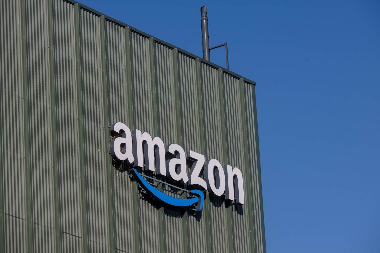 Wells Fargo is bullish on Amazon-related stocks and expects to rise 50%