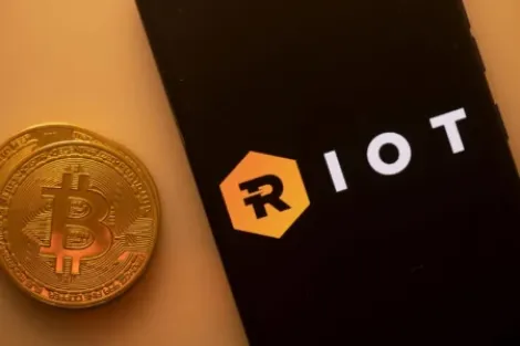 Riot Platforms (RIOT) 股票：比特币矿商在AI扩张前结清2亿美元Coinbase贷款