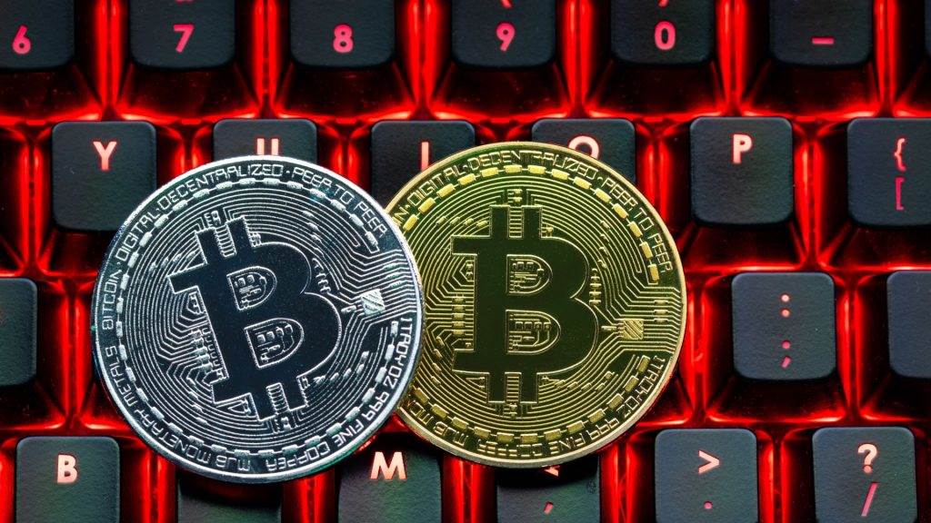 比特币暴跌83000美元！加密货币市场5亿美元杠杆资金被清算，详情曝光