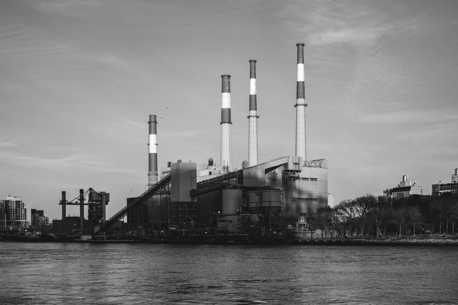 Vulcan基础设施与电力公司赎回其2026年高级债券
