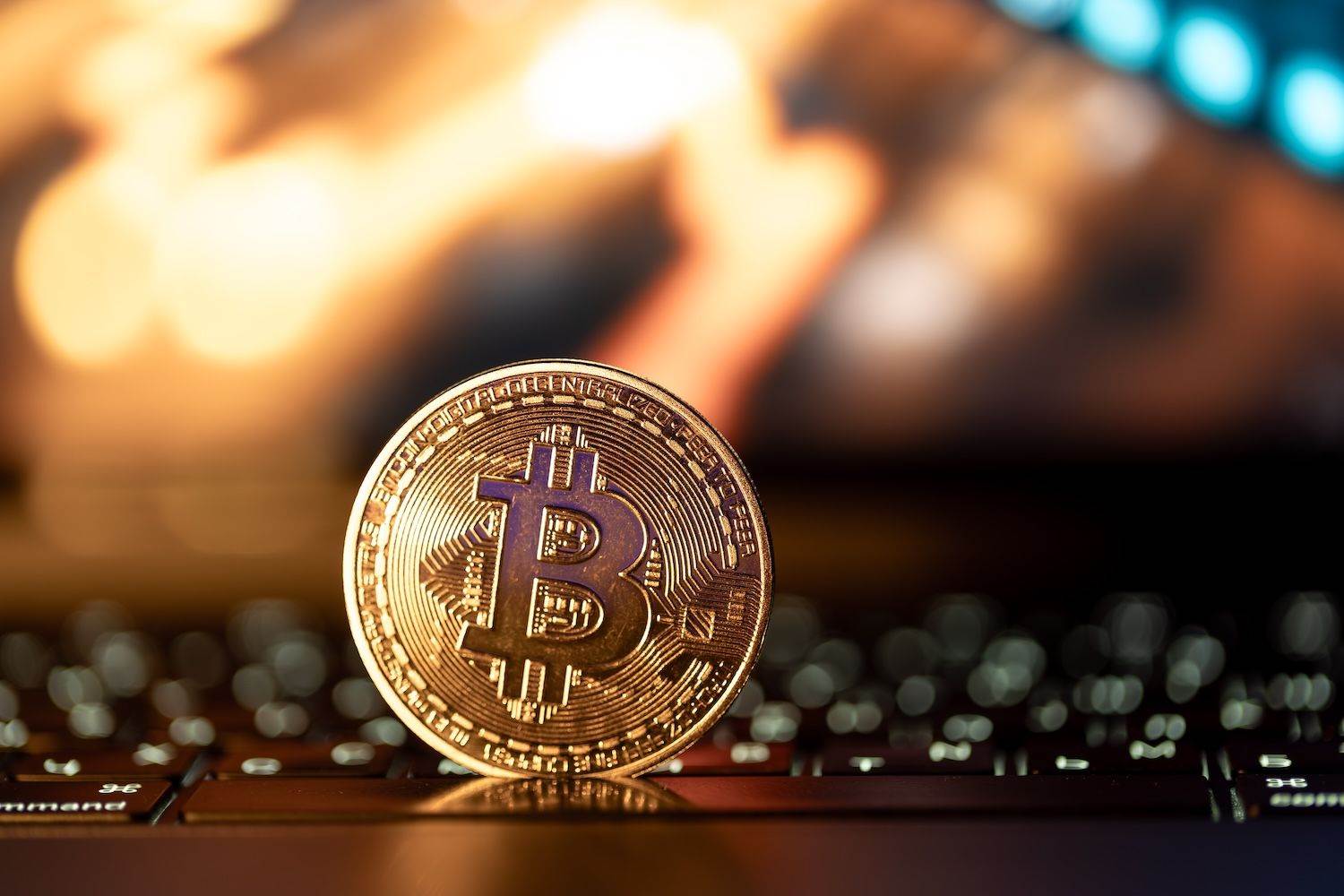 比特币ETF仅募集2.3亿美元，大资金撤出