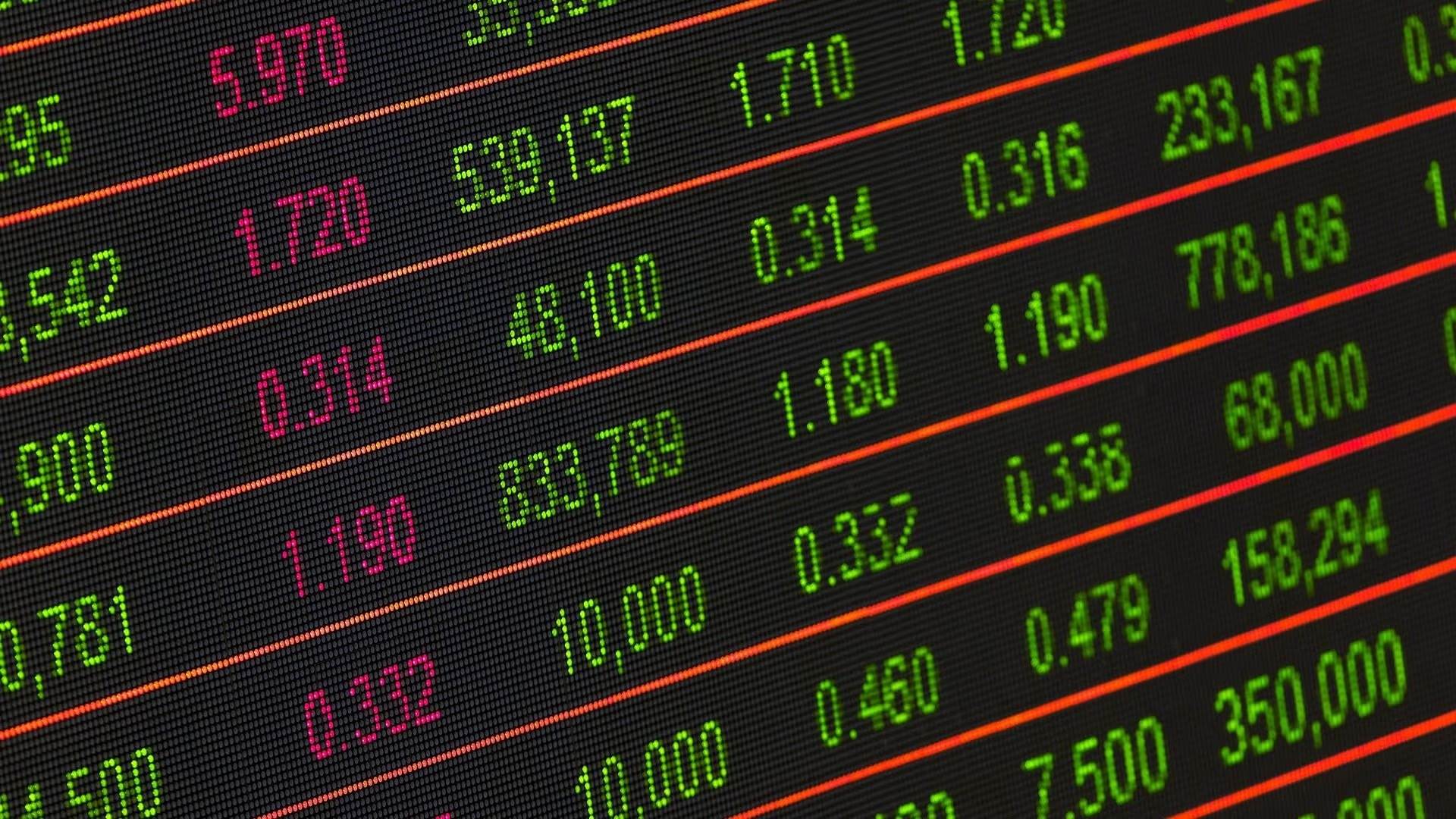 为什么Bitcoin,XRP,Solana and Ether下跌，而黄金和白银却飙升？