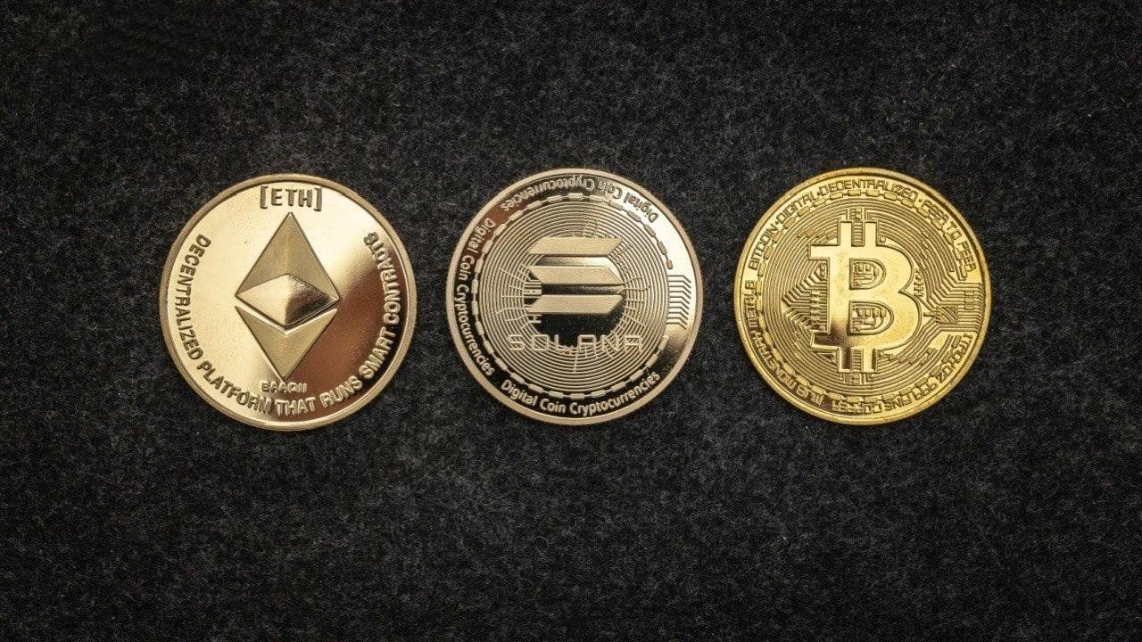 ETF回顾：比特币ETF流失7.99亿美元，Solana ETF在首周飞速增长