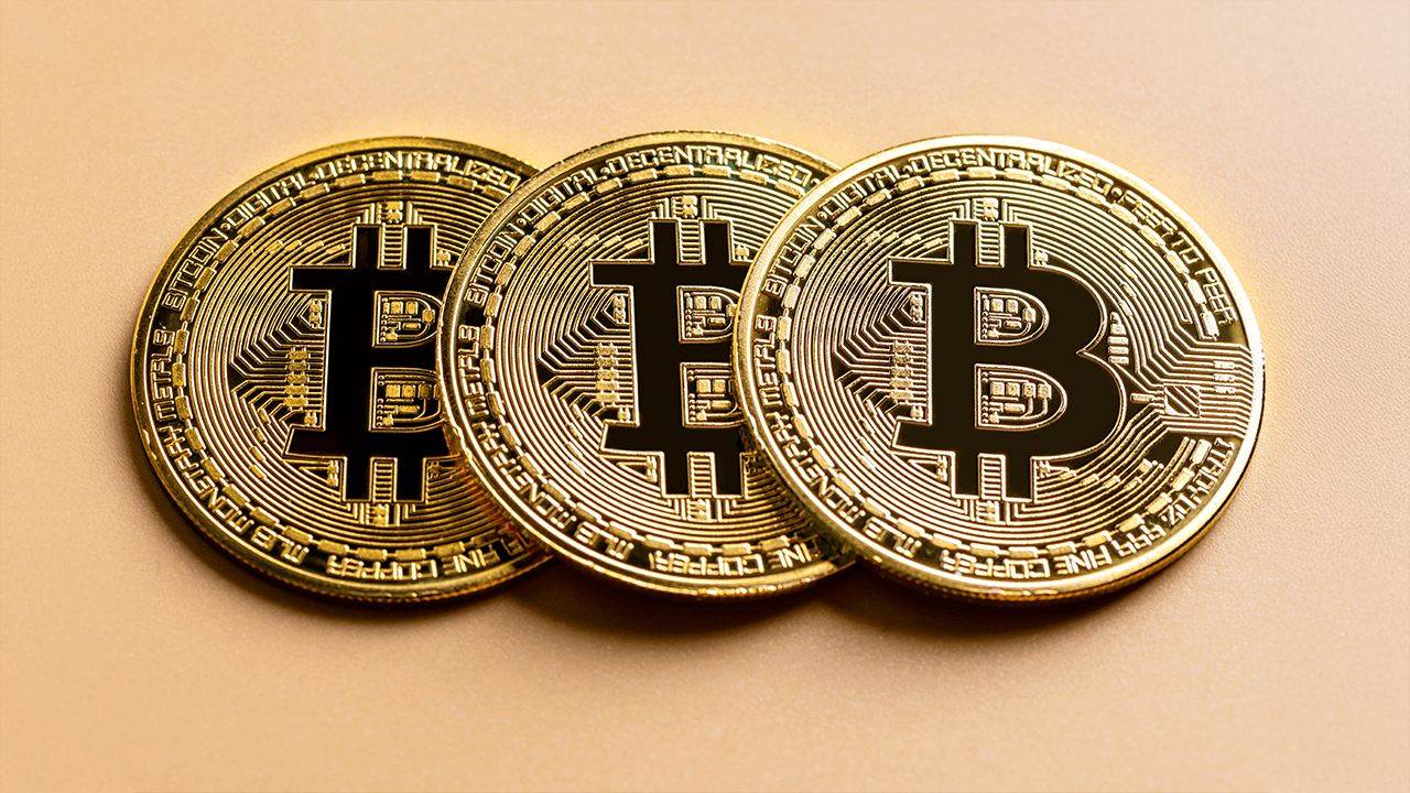 比特币价格观察：在$102K维持还是面临深渊？