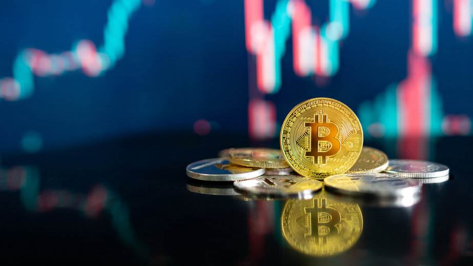比特币反弹突破82,000美元，但买盘支撑减弱